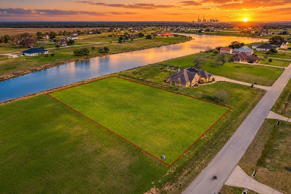Photo of 6818 Brazos Lakes Drive