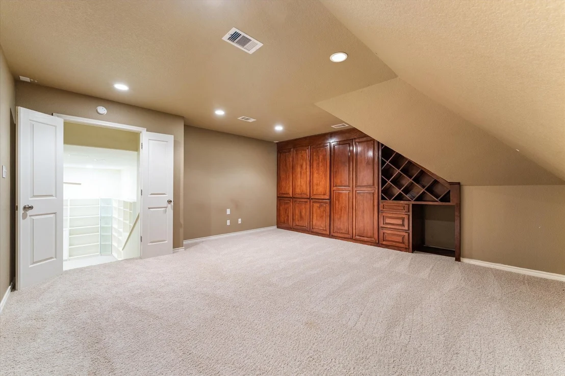 Photo of 10 Seneca Place