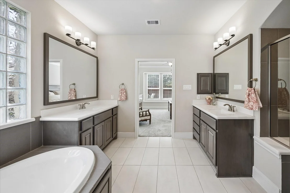 Photo of 15 Overland Heath Drive