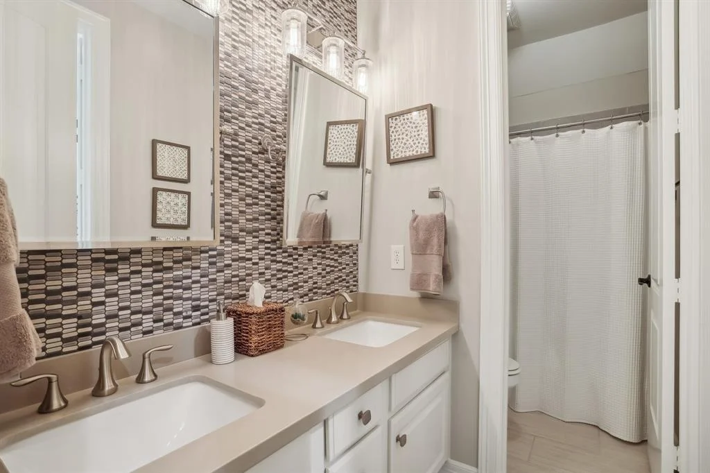 Photo of 105 E Silverwood Ranch Estate
