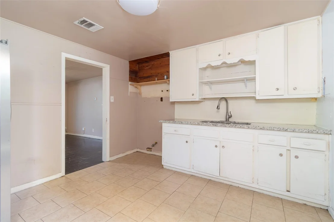 Photo of 4425 Harding Drive
