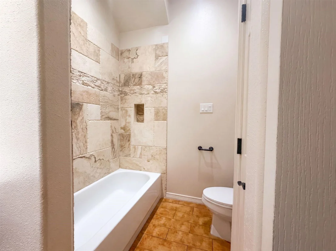 Photo of 1005 Lewis Drive