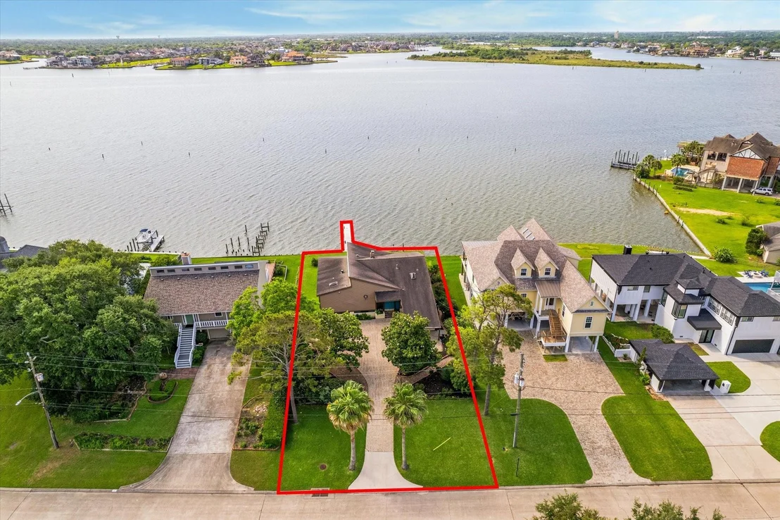 Photo of 2414 Baycrest Drive