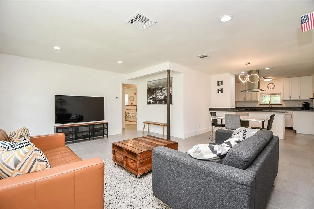 Photo of 9427 Springmont Drive