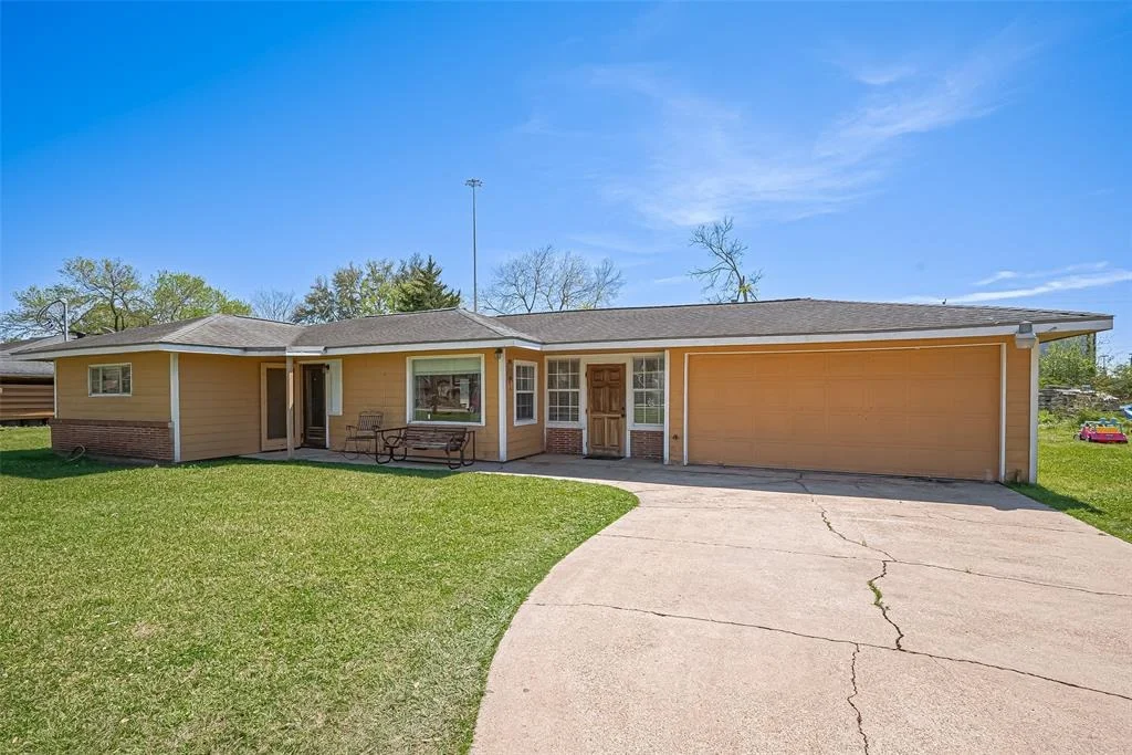 Photo of 230 Grammar Road