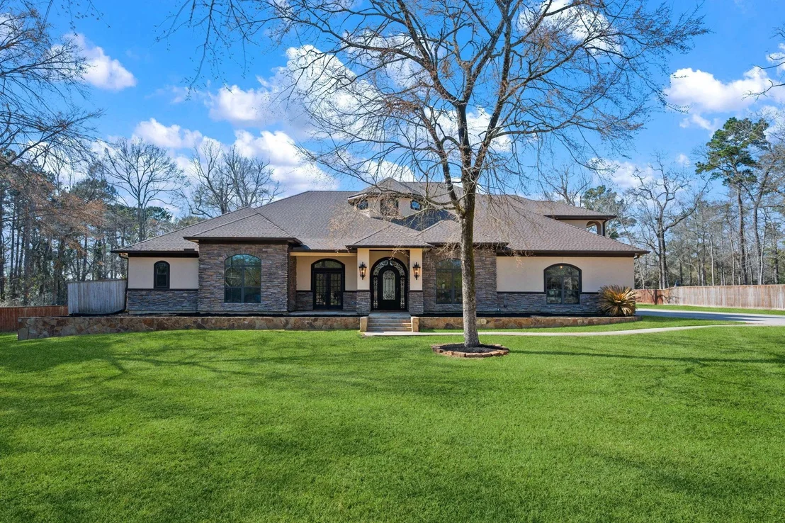 Photo of 9019 Stone Oak Drive