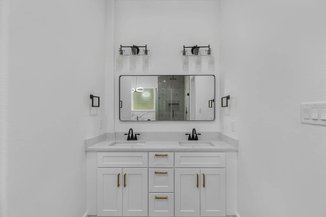 Photo of 1210 Road 6604