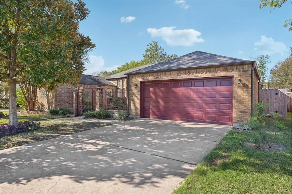 Photo of 7202 Las Brisas Drive
