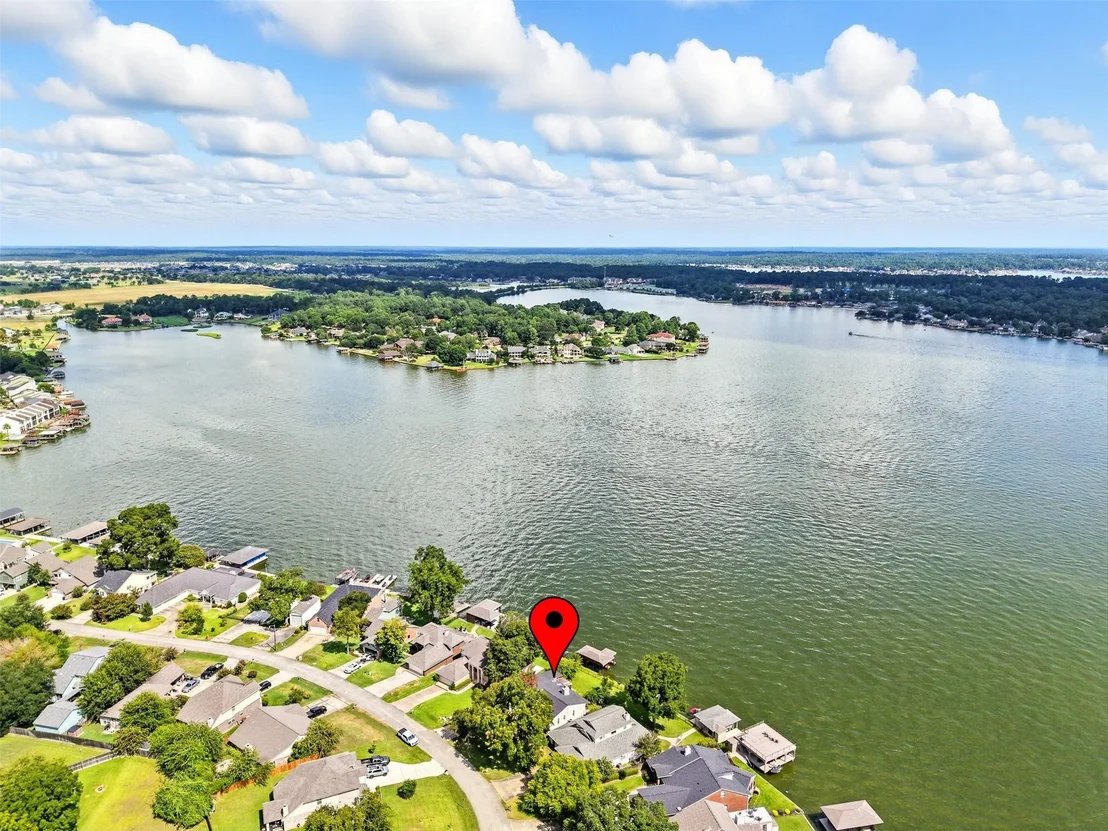 Photo of 1046 Lake View Drive