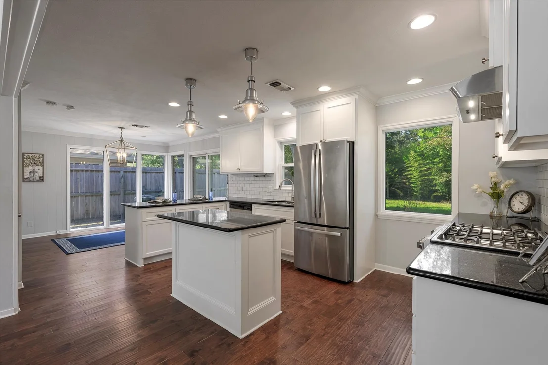 Photo of 515 Azaleadell Drive