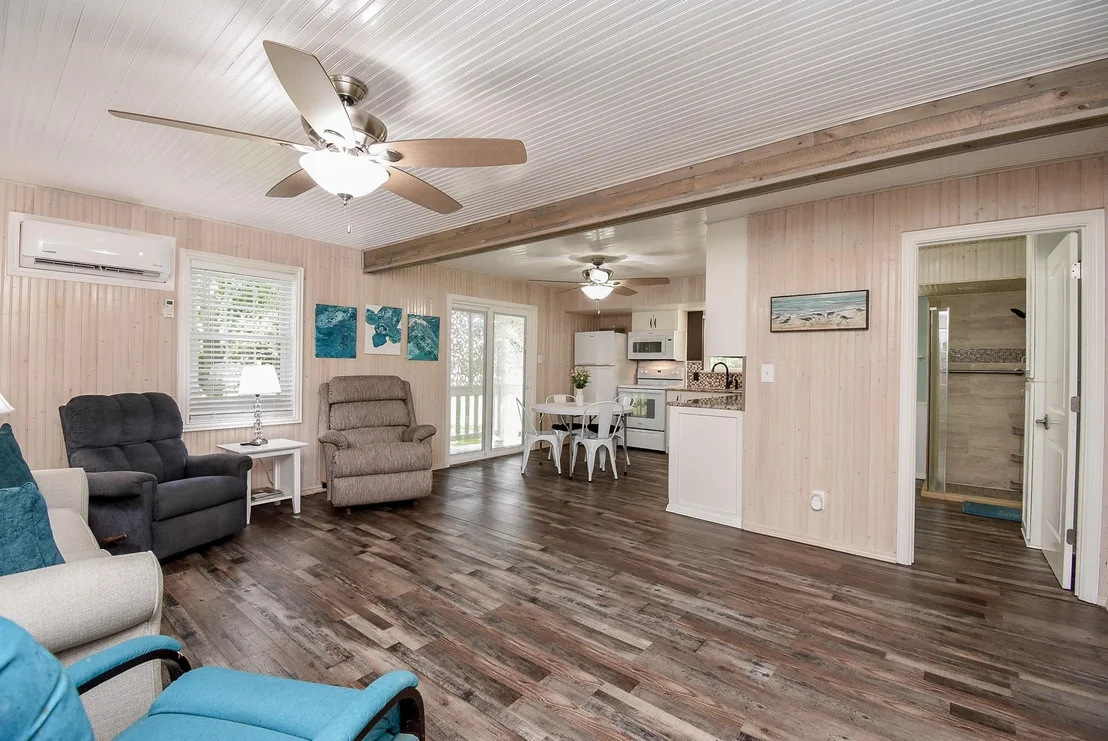 Photo of 1678 Bayview Drive