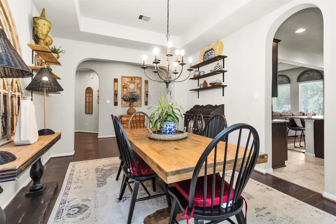 Photo of 9184 White Tail Drive