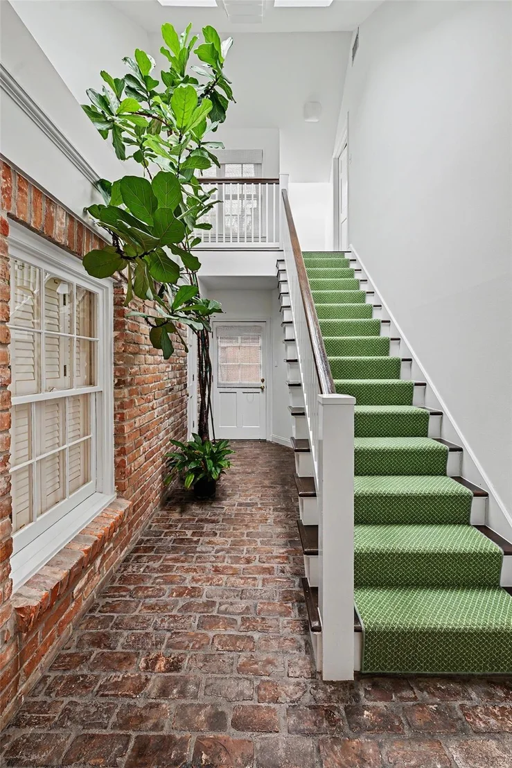 Photo of 6019 Stones Throw Road