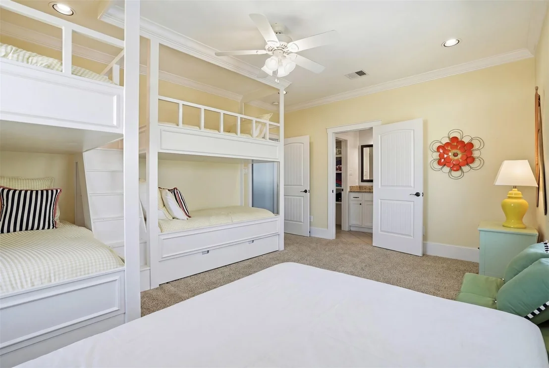 Photo of 11622 Beachside