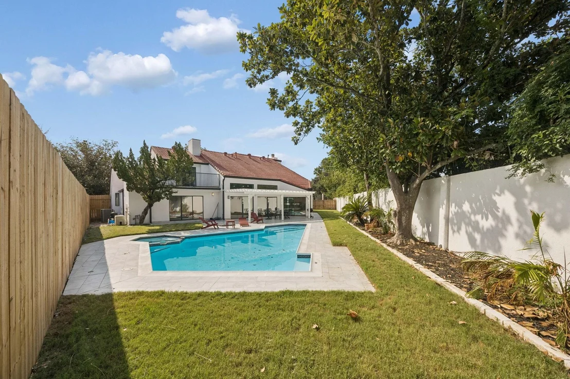 Photo of 12002 S Circle Drive