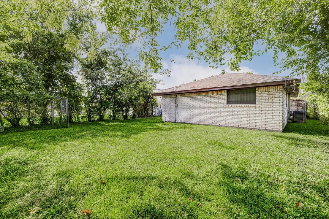 Photo of 4543 Fallen Oaks Drive