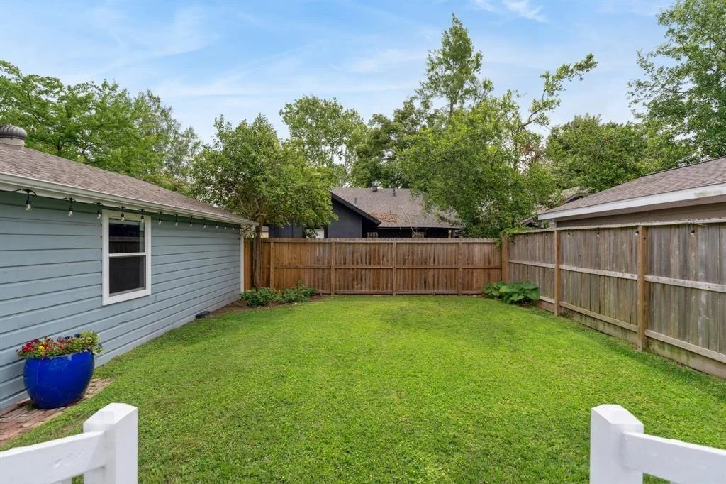 Photo of 3714 Bruce Street