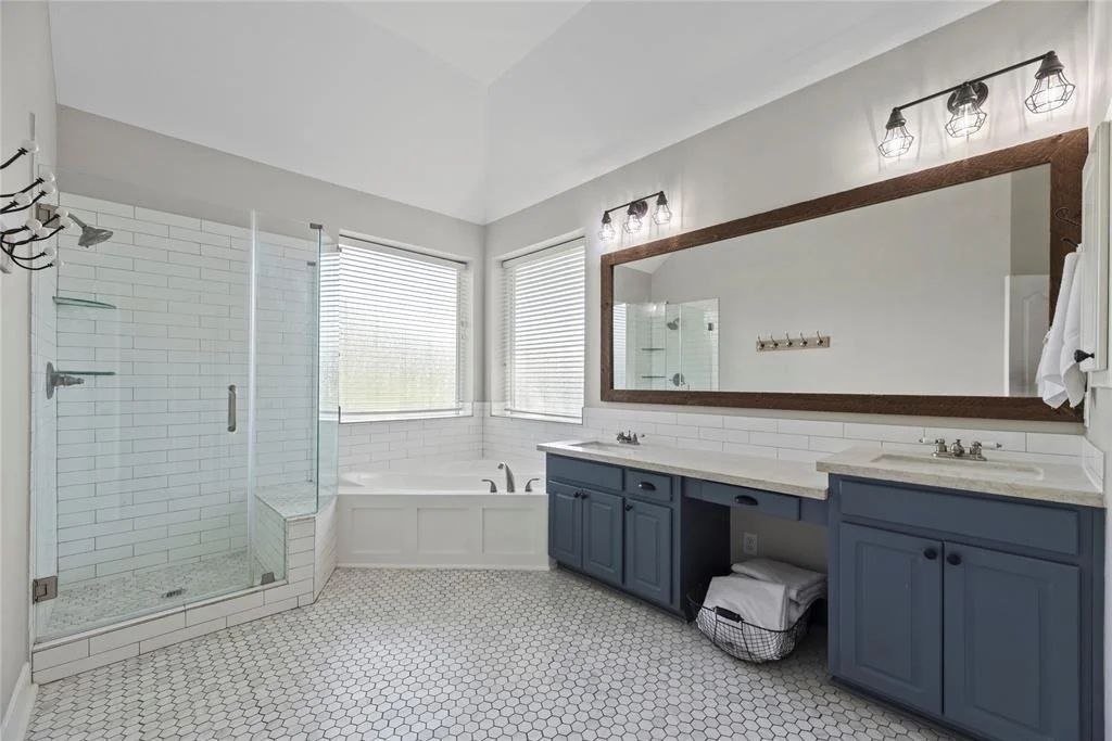 Photo of 6046 Whispering Lakes Drive