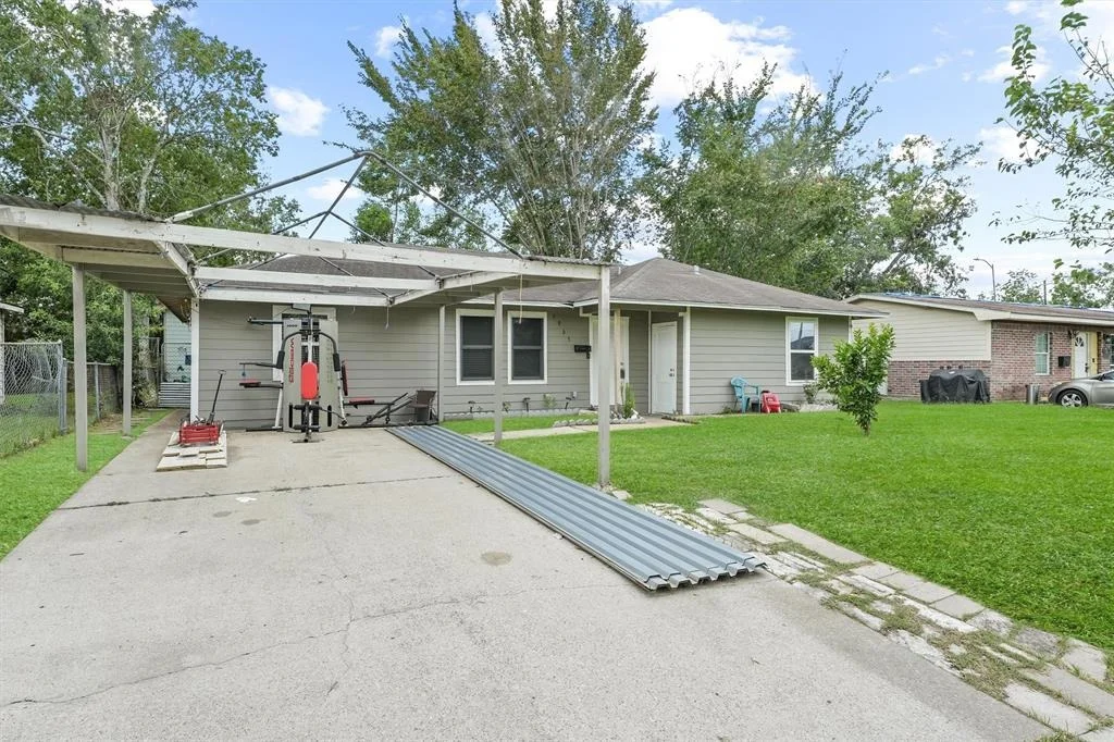 Photo of 5963 Beldart Street