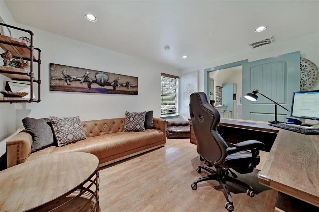 Photo of 8991 Mann Lane