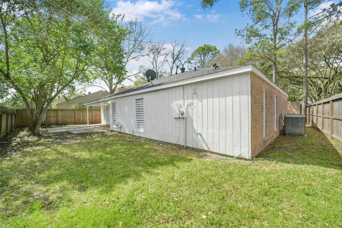 Photo of 1823 Cherry Bend Drive