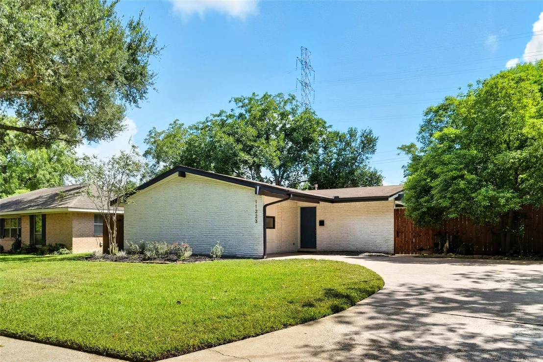 Photo of 11223 Greenwillow Drive