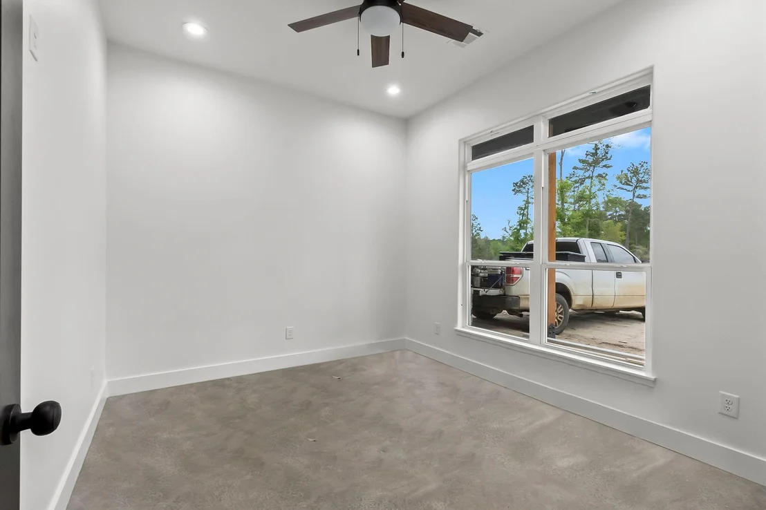 Photo of 393 Hanson Road