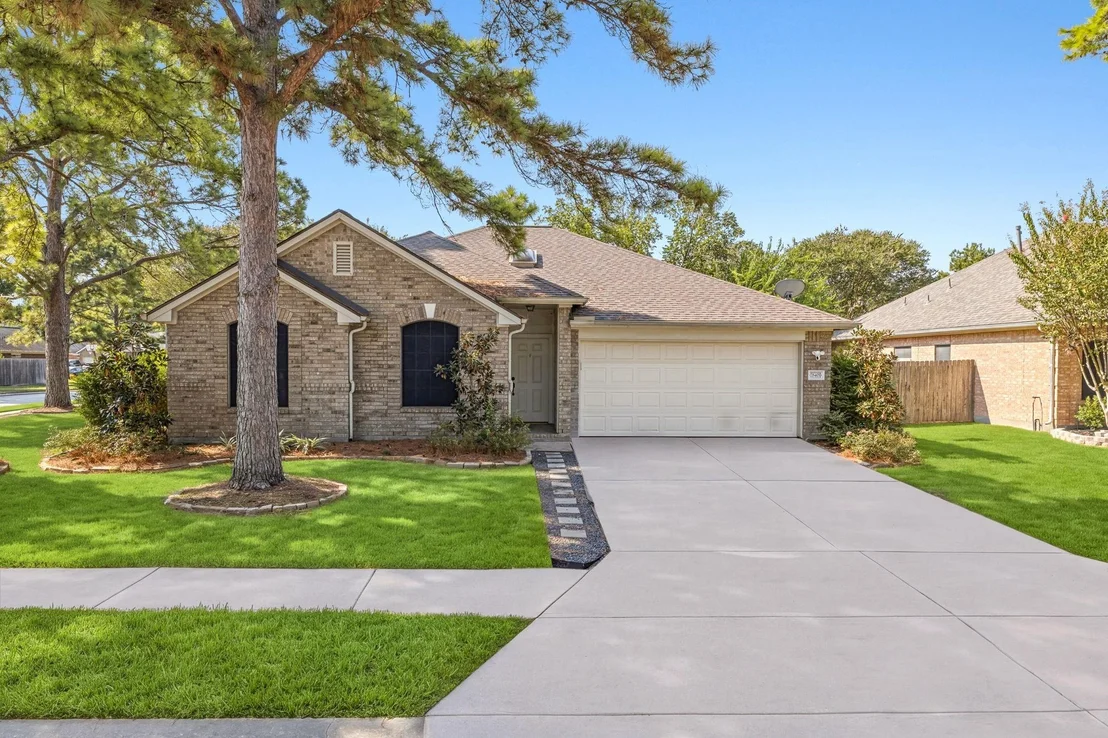 Photo of 18403 Maple Mill Drive