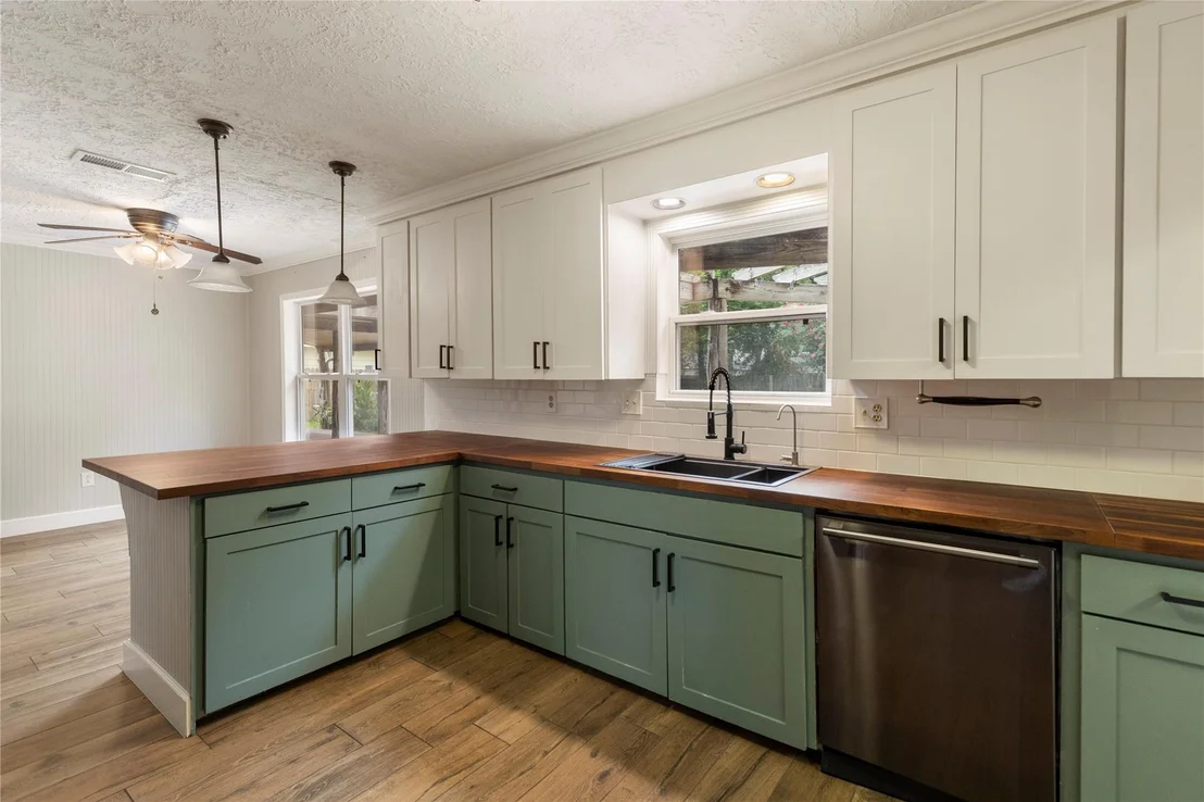 Photo of 8215 Winding Hill Lane
