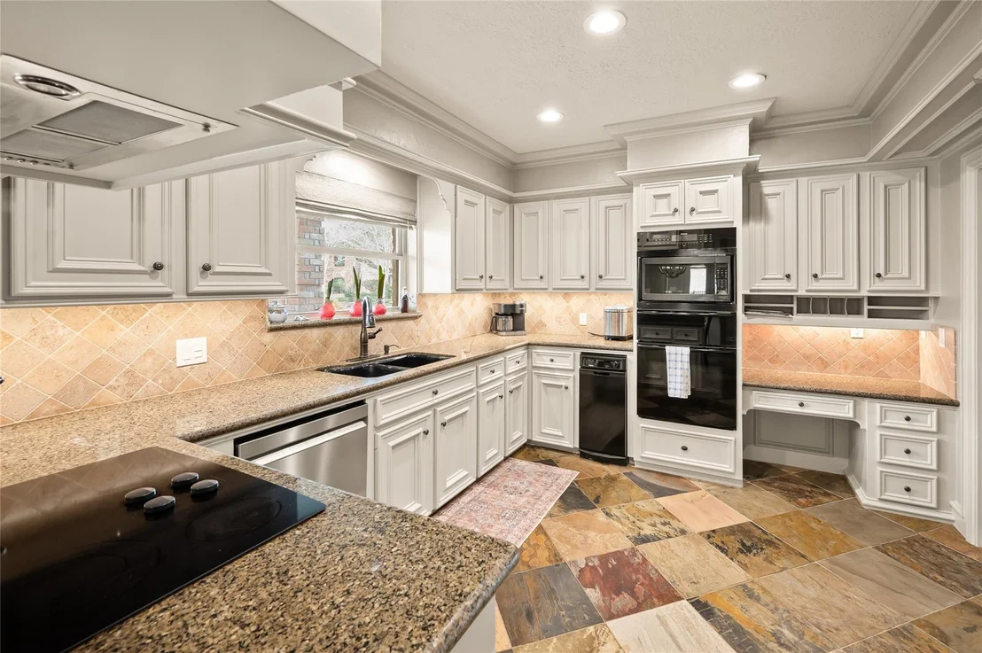 Photo of 610 Rock Cove