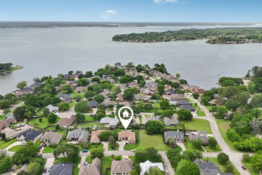 Photo of 7187 Edgewater Drive