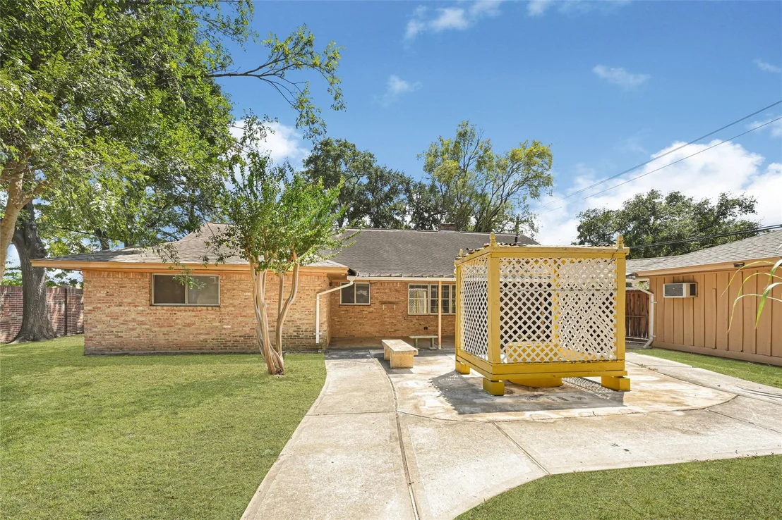 Photo of 7702 Dashwood Drive