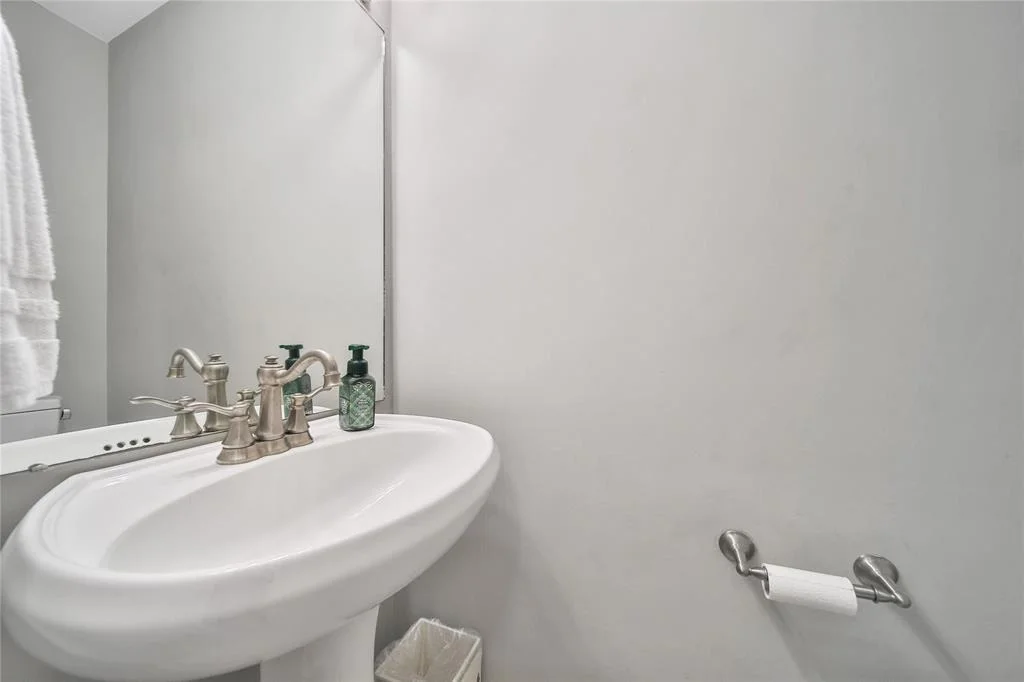 Photo of 1115 Thornton Road
