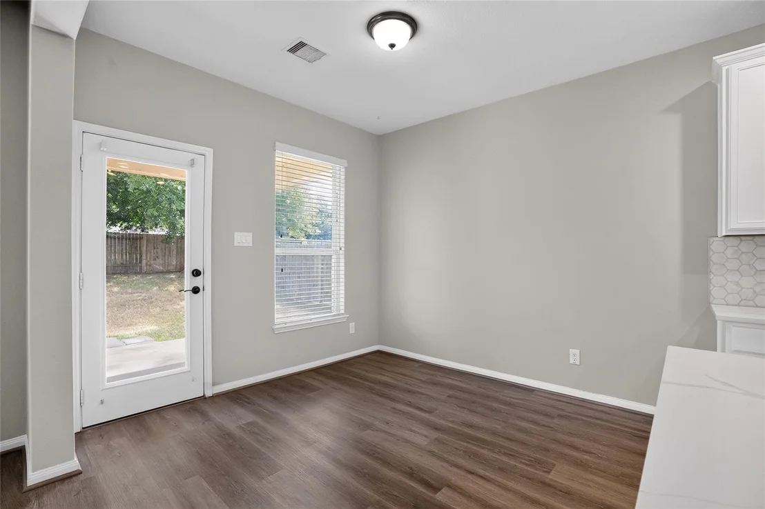 Photo of 7611 Dragon Pearls Lane
