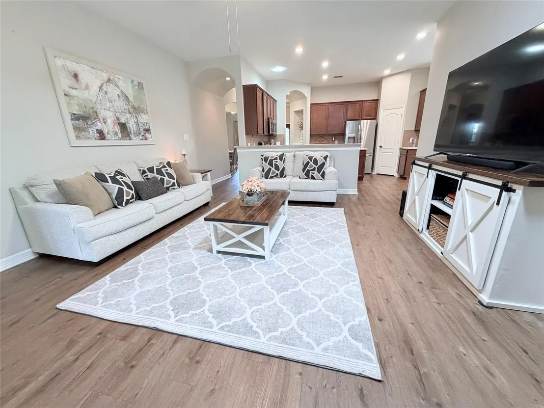Photo of 1721 Round Oak Lane