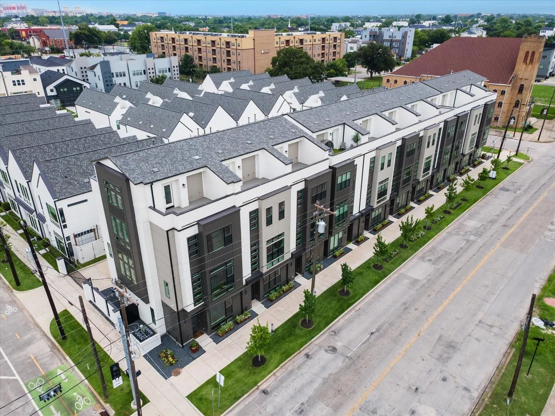 Photo of 2123 Emancipation Avenue