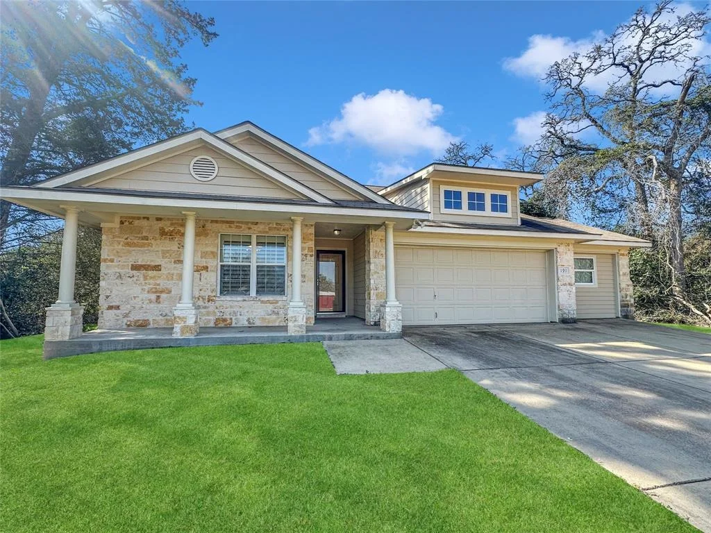 Photo of 191 Golfview Drive N