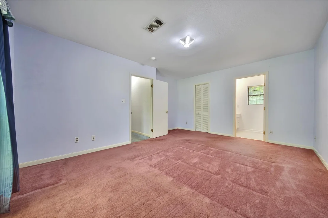Photo of 207 Lone Pine Drive