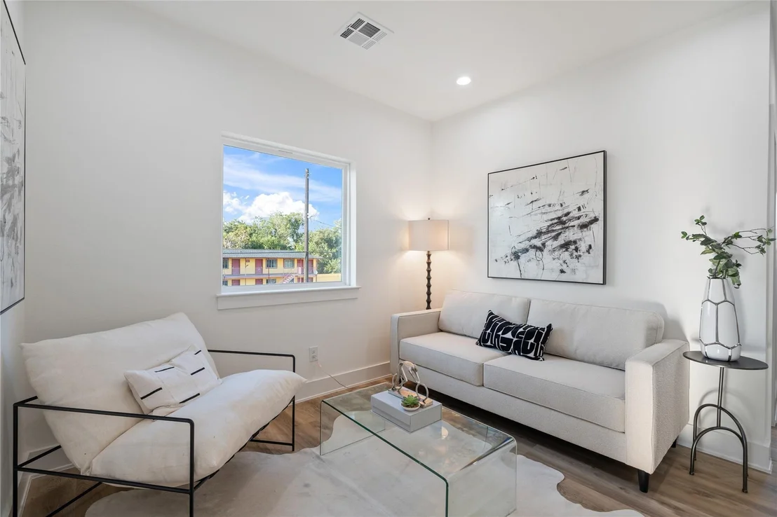 Photo of 9001 Comal Street