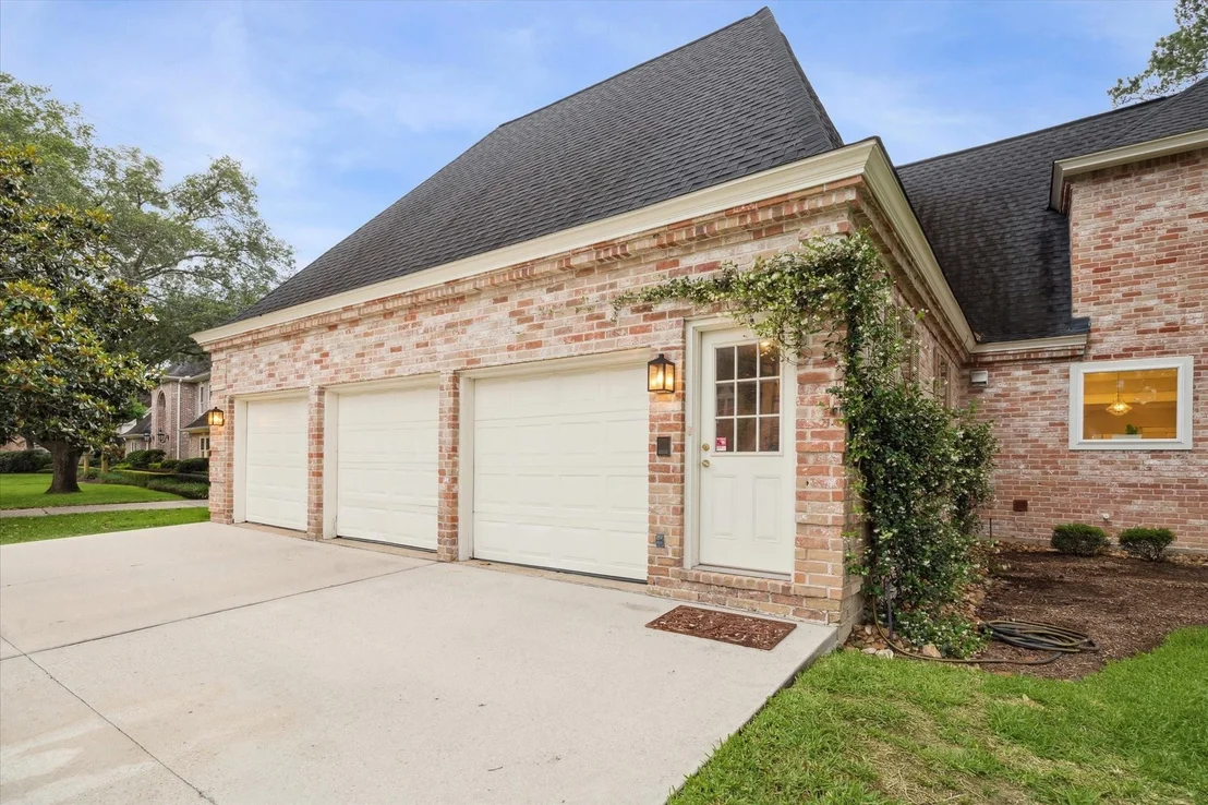 Photo of 8703 Chelmsford Lane