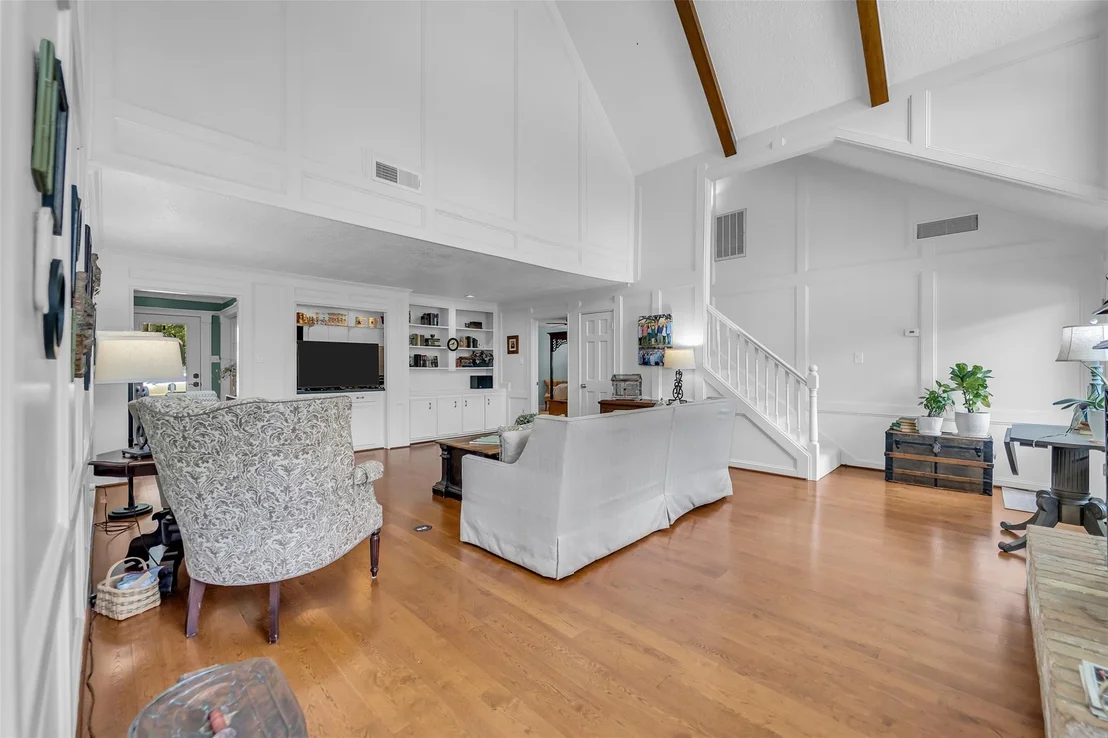 Photo of 8018 Northbridge Drive