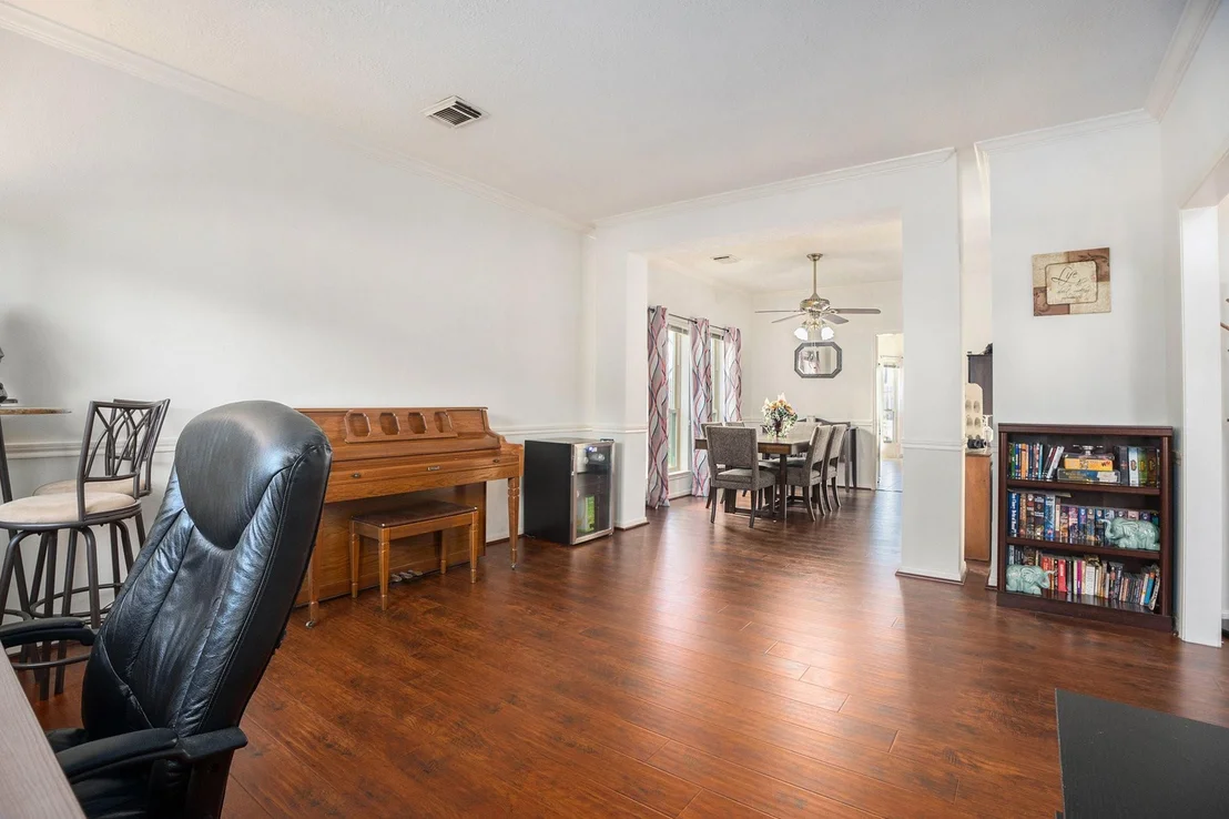 Photo of 1003 Glenview Drive