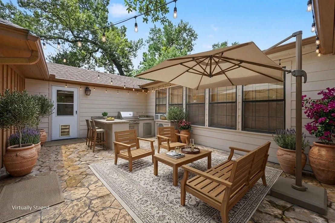 Photo of 26222 Oakhurst Drive