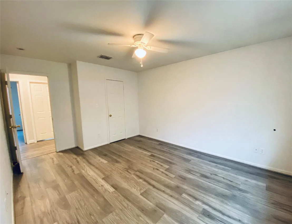 Photo of 715 Lakeview Drive