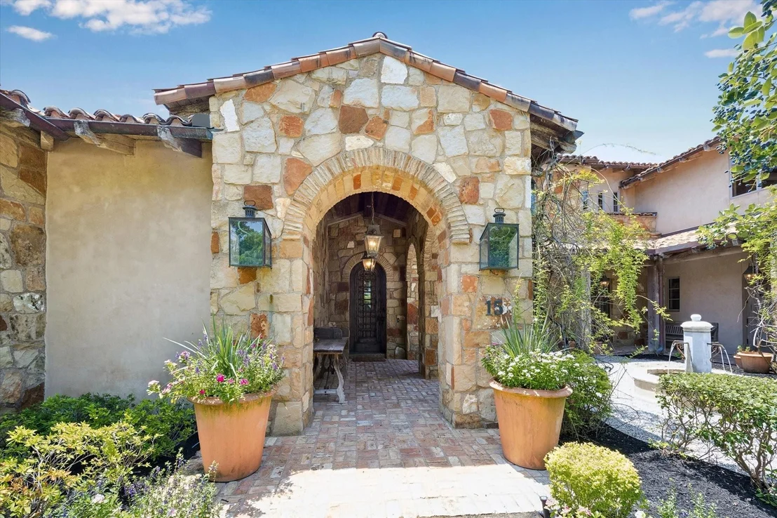 Photo of 15 N Badger Lodge Circle