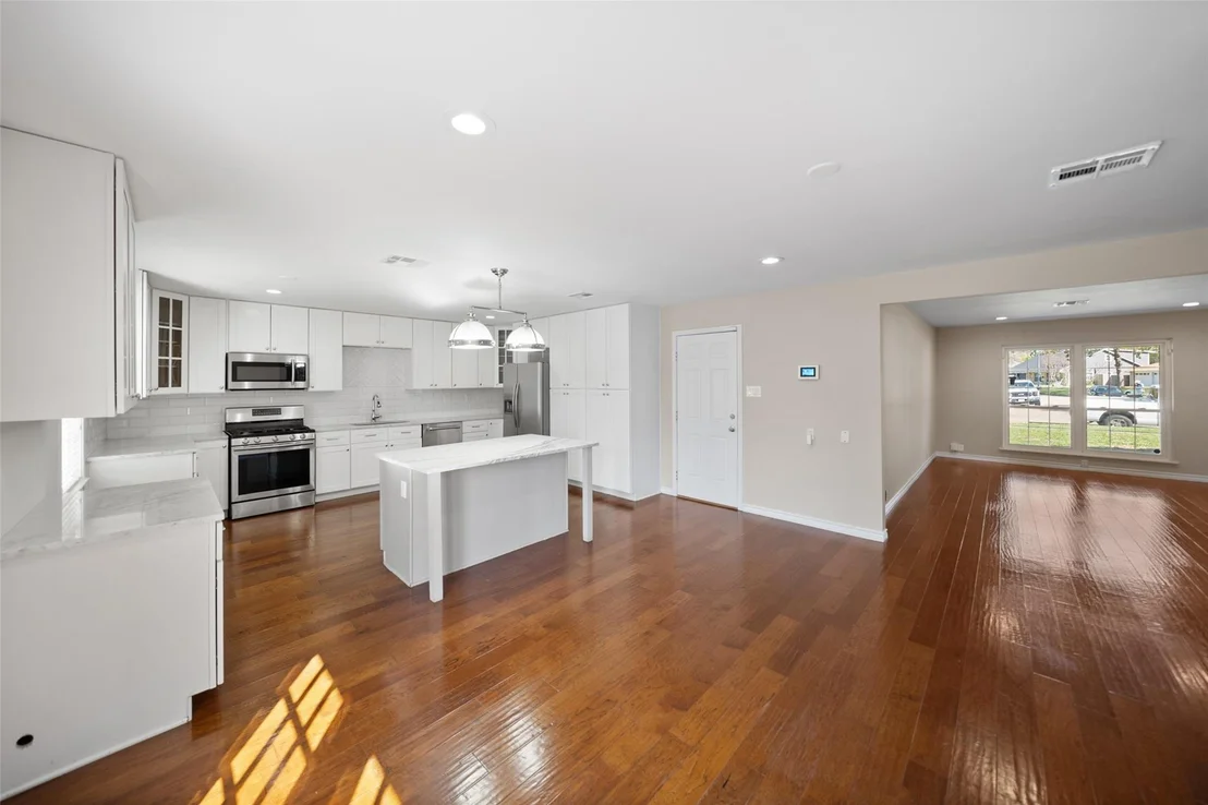 Photo of 5203 Chantilly Lane