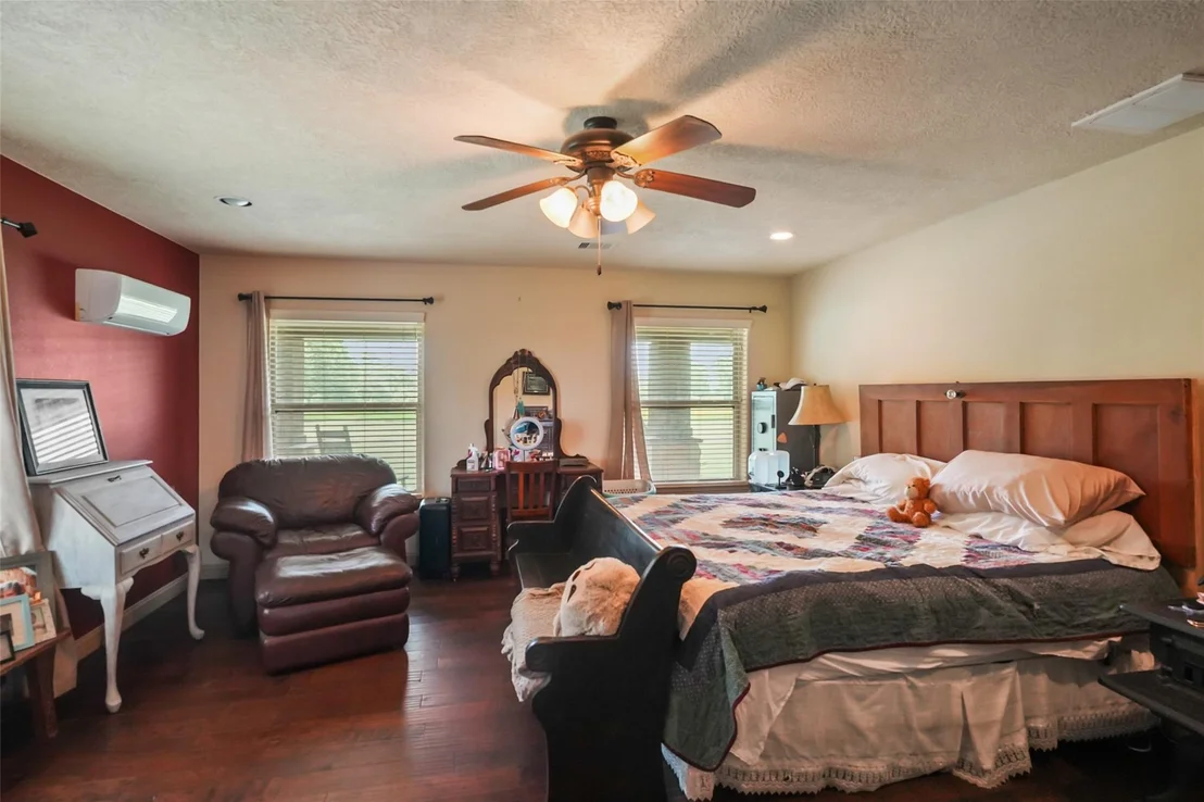 Photo of 34366 Owens Road
