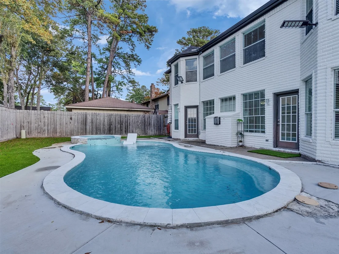 Photo of 12403 Millvan Drive