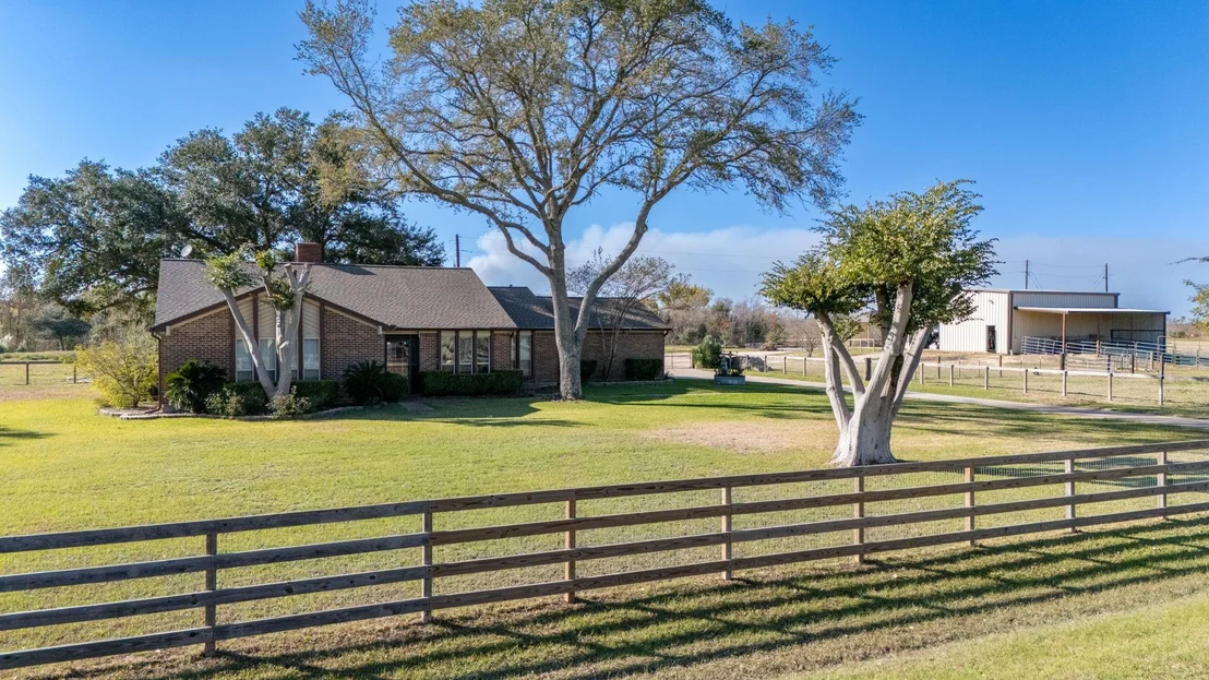 Photo of 26253 Sharp Road