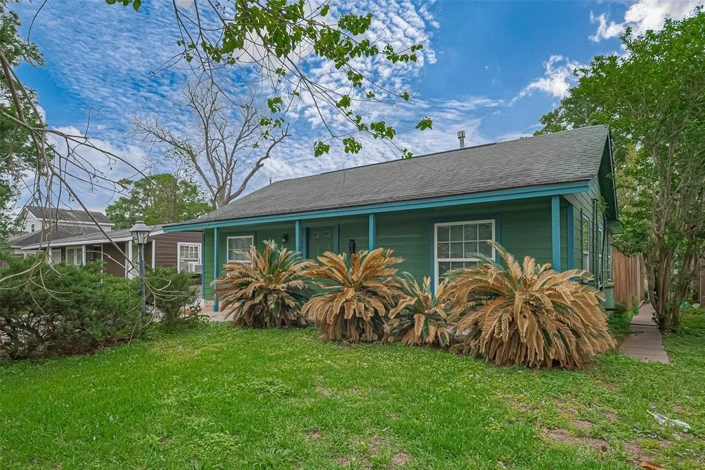Photo of 7333 Lakehurst Drive
